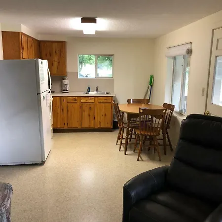 West Winds Motel & Cottages-3