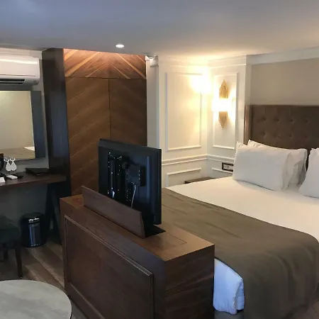 Old Port Hotel Suit-3