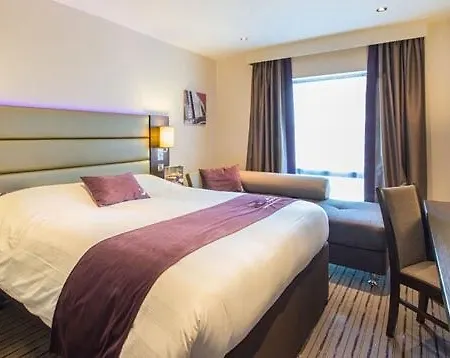 Premier Inn Tenby Town Centre-3