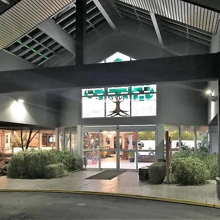 Medallion Inn And Suites-2