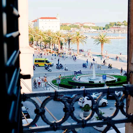 Riva Luxury Rooms-2