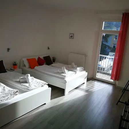 Iceman Room'S Central-2
