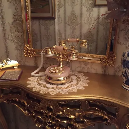 Vintage Room-3