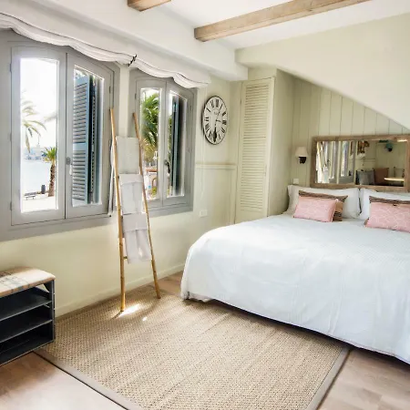 The Beach House Studios & Suites-2