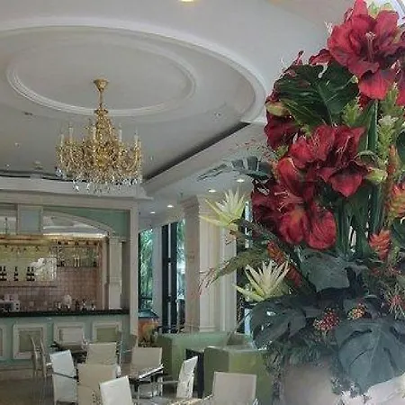 Clifford Hotel Resort Centre Panyu-3
