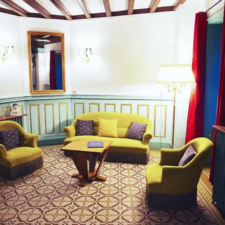 The Old Hotel Ravel Centre-2