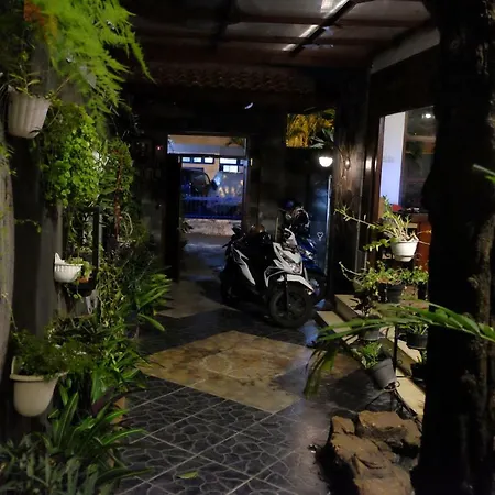 Puri Langenarjan Guest House-3