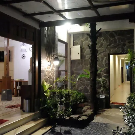 Puri Langenarjan Guest House-2