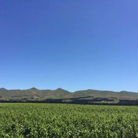 Romantic Vineyard Getaway On Wine Estate, With Wine Tasting, Hot Tub And Amazing Views-2