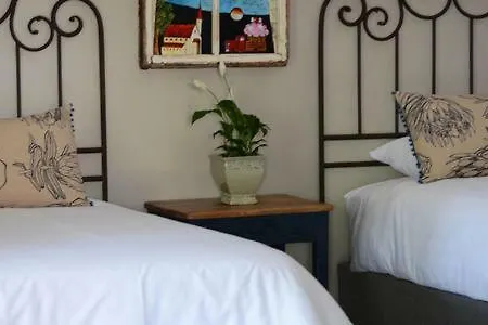 Dancing River Guesthouse-3