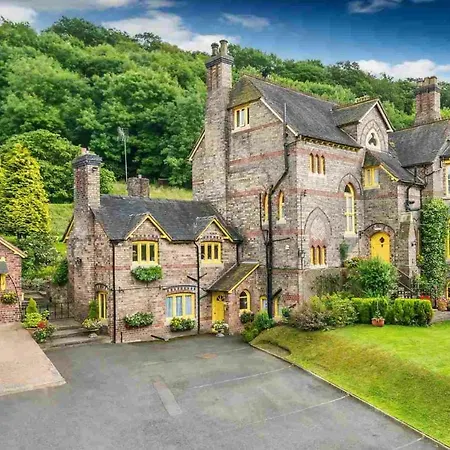 Coalbrookdale Villa-2