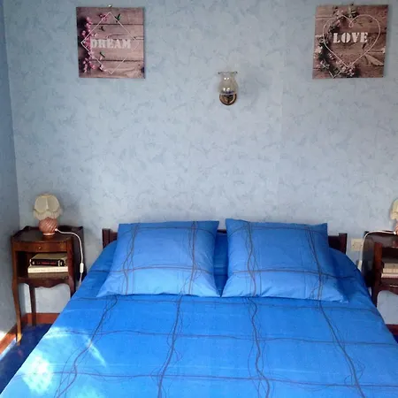Chambres D'Hotes Et Gite Chez Martine-3