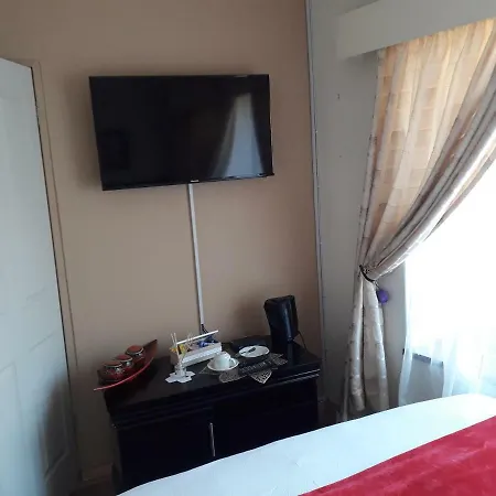 Peace & Lovely Bed And Breakfast-3