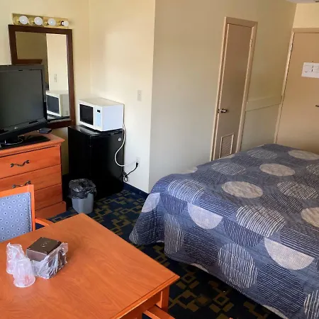 Rumford Motor Inn-2