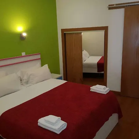 Martim Moniz 28 Guest House-3