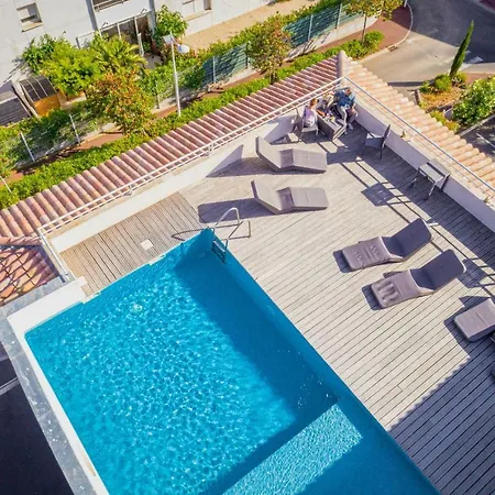 Hotel Grand Cap Rooftop Pool-2
