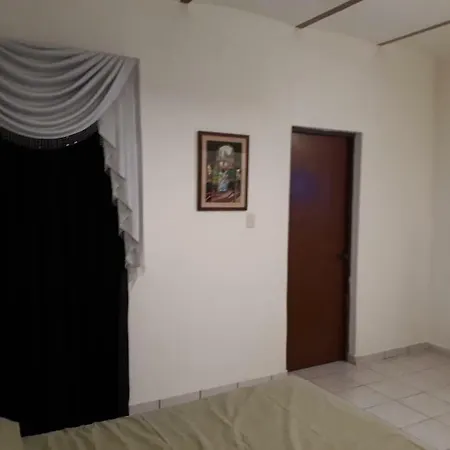Martha'S House-3