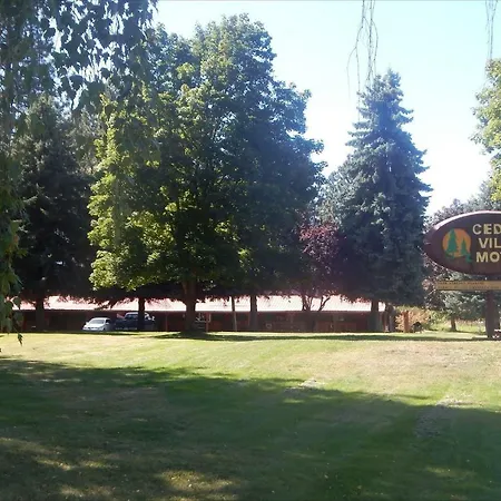 Cedar Village Motel & Rv-2
