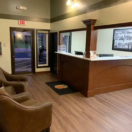 Super 8 By Wyndham Huron-2