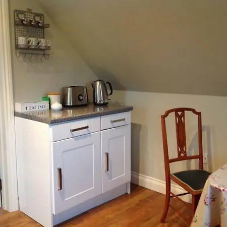 Field Cottage B&B-3