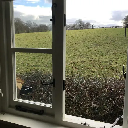 Field Cottage B&B-2