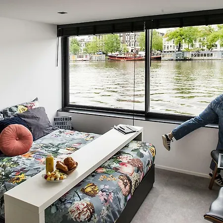 Houseboat Amsterdam - Room With A View-2