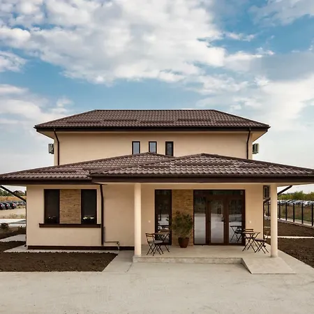 Airport House-3