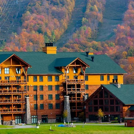 Hope Lake Lodge & Indoor Waterpark-2