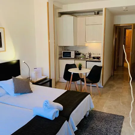 Stylish City Aparthotel Madrid-3