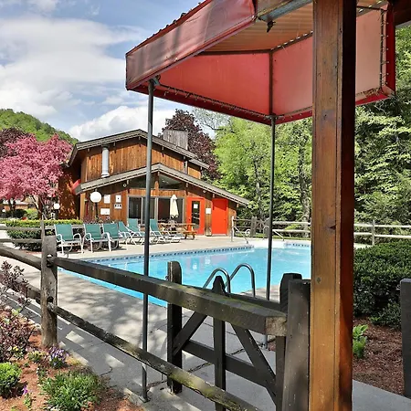 Cedarbrook Queen Studio 207-2