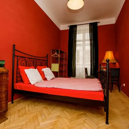 Hedonist Lodge-2