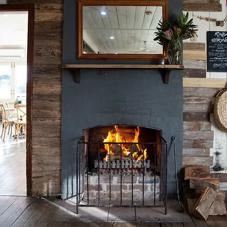 Robertson Public House And Kitchen-2