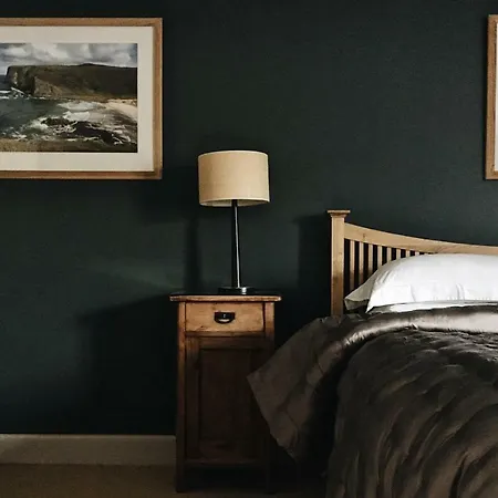 Mackay'S Rooms-2