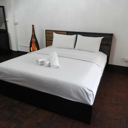 P'Lyn House-2