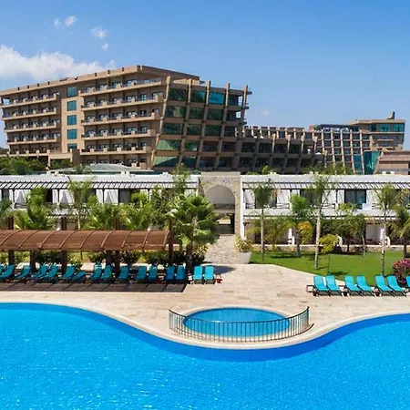 Noah'S Ark Deluxe Hotel & Spa-3
