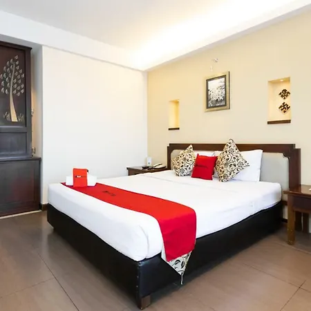 Reddoorz Plus @ Losari Beach Hotel-2