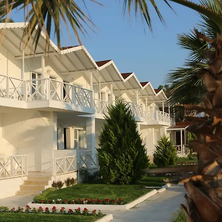 Risus Beach Resort Hotel-3