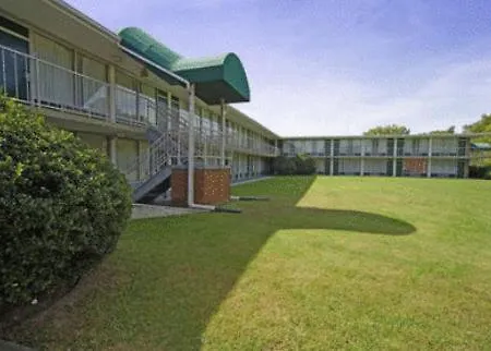 Express Airport Inn-3