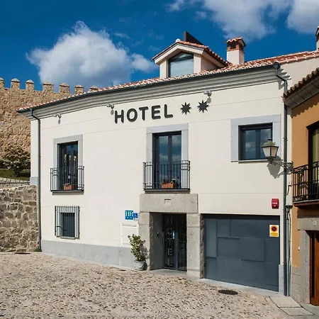 Hotel Puerta De La Santa-3