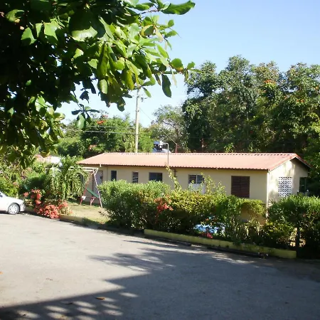 Pineapple Court Hotel-2