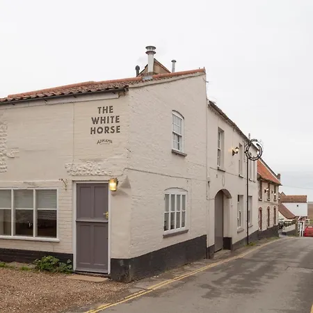 The White Horse Blakeney-3
