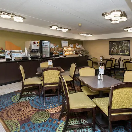 Holiday Inn Express Des Moines-At Drake University, An Ihg Hotel-2