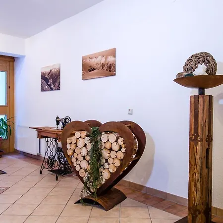 Hotel Garni Golfais-2