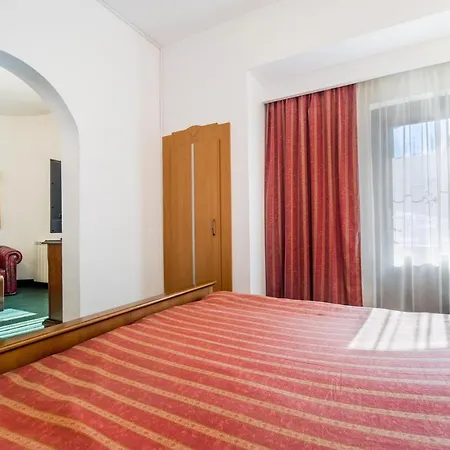 Hotel Carpati Imparatul Romanilor-3