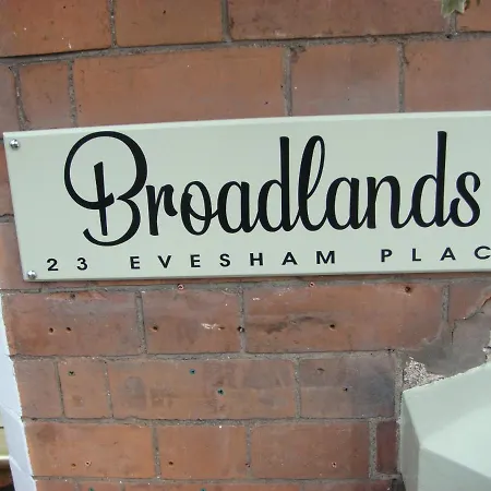 Broadlands Guest House-3