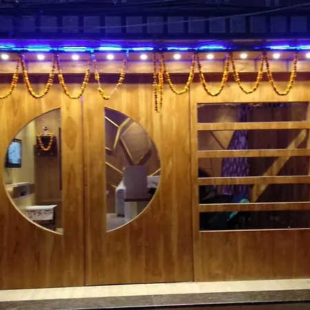 Hotel Prabhat-3