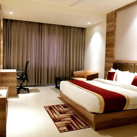 Hotel Crystal Grand-3