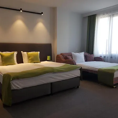 A&M Hotel With Free Parking-3