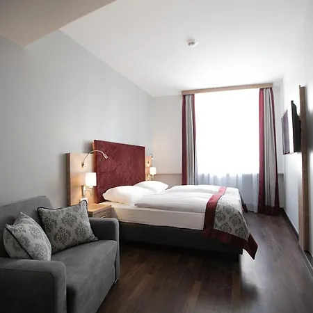 Hotel Elefant Family Business-2