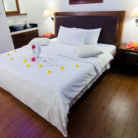 Giulius Boracay Italian Resort-3